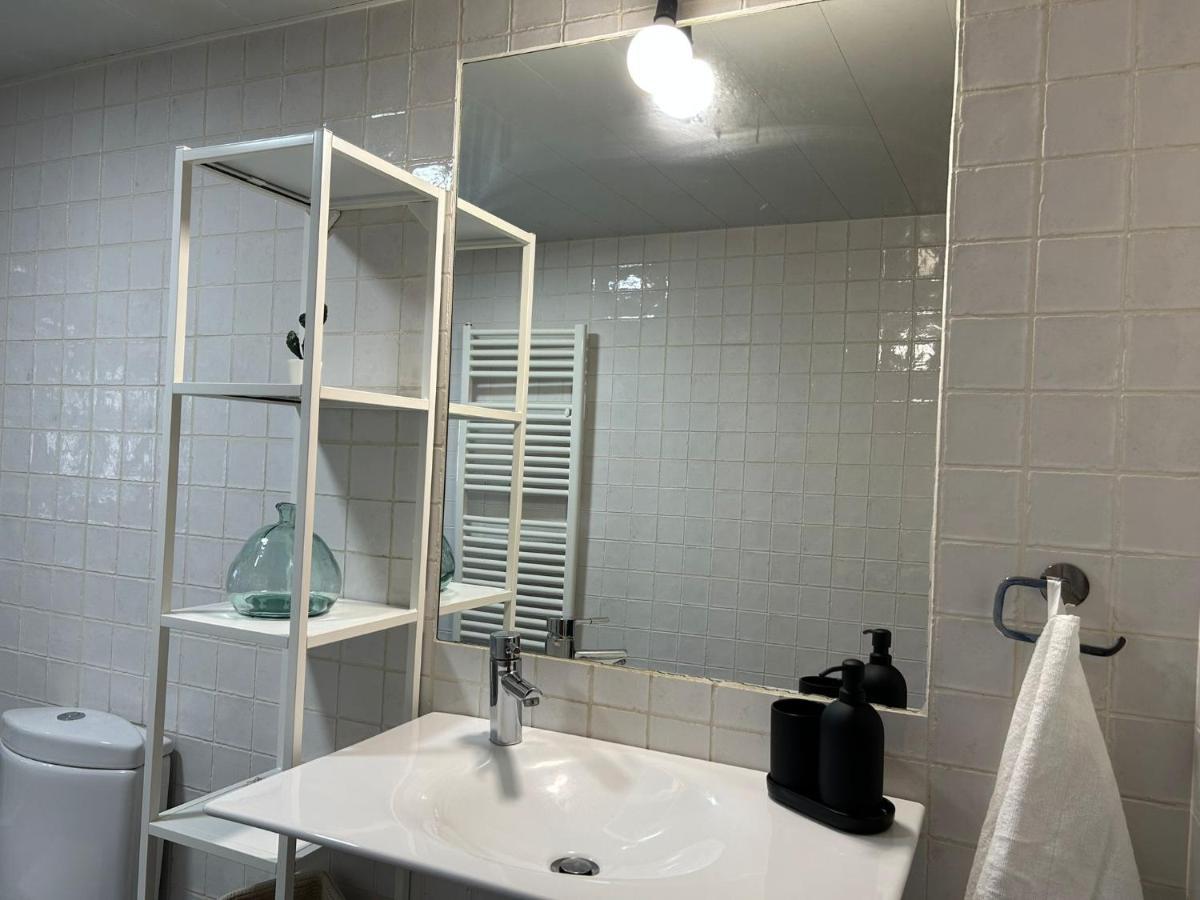 Villa Piscina De Sal Barbacoa Wifi, Parking Gratis, 3 Min Pga Casa El Roble Gerona Exterior foto