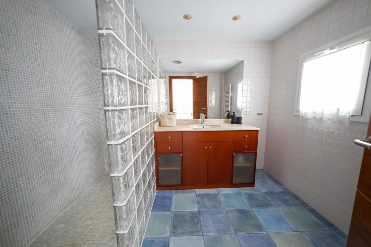 Villa Piscina De Sal Barbacoa Wifi, Parking Gratis, 3 Min Pga Casa El Roble Gerona Exterior foto